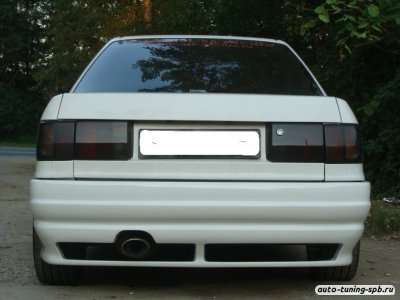 Бампер задний Audi 80(B3) 