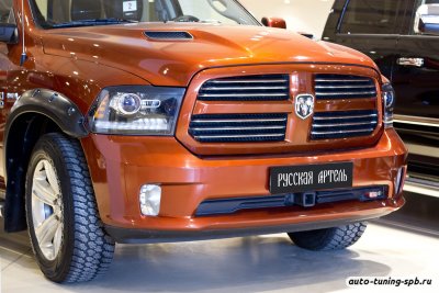 Ресницы верхние Dodge RAM IV 