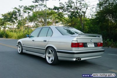 Юбка задняя BMW (5-ая серия) E34 