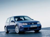 Бампер передний Volkswagen Golf IV 