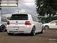 Накладка на заднюю дверь Volkswagen Golf IV 